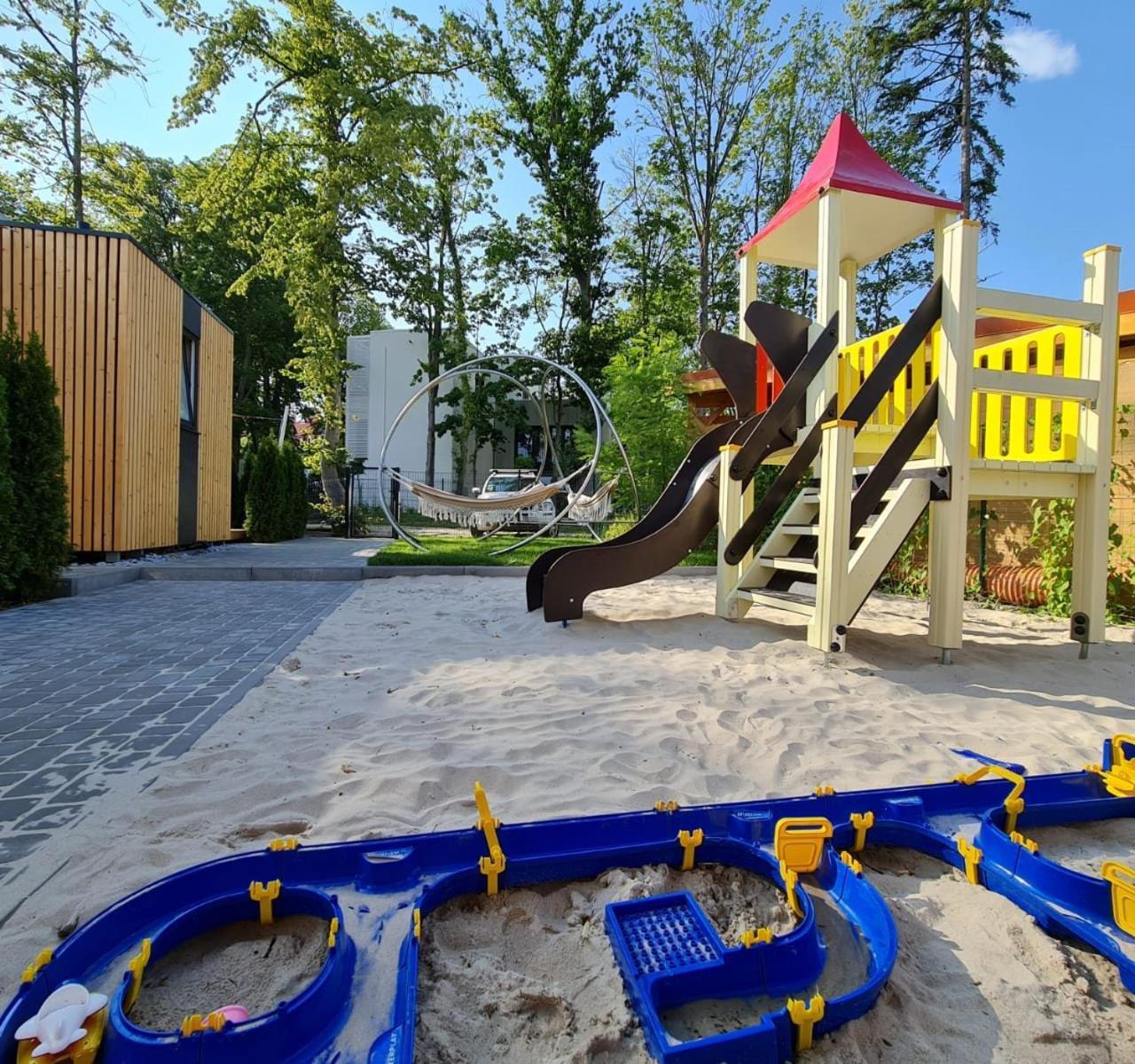 Domki Pod Zaglami Rewal Buitenkant foto